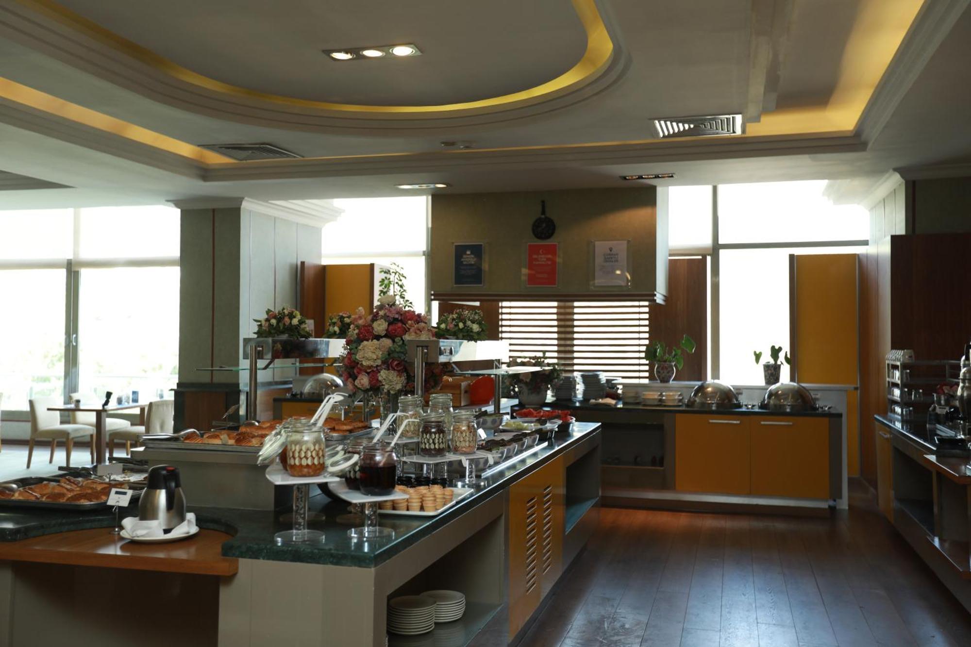 Anemon Grand Manisa Otel Екстер'єр фото