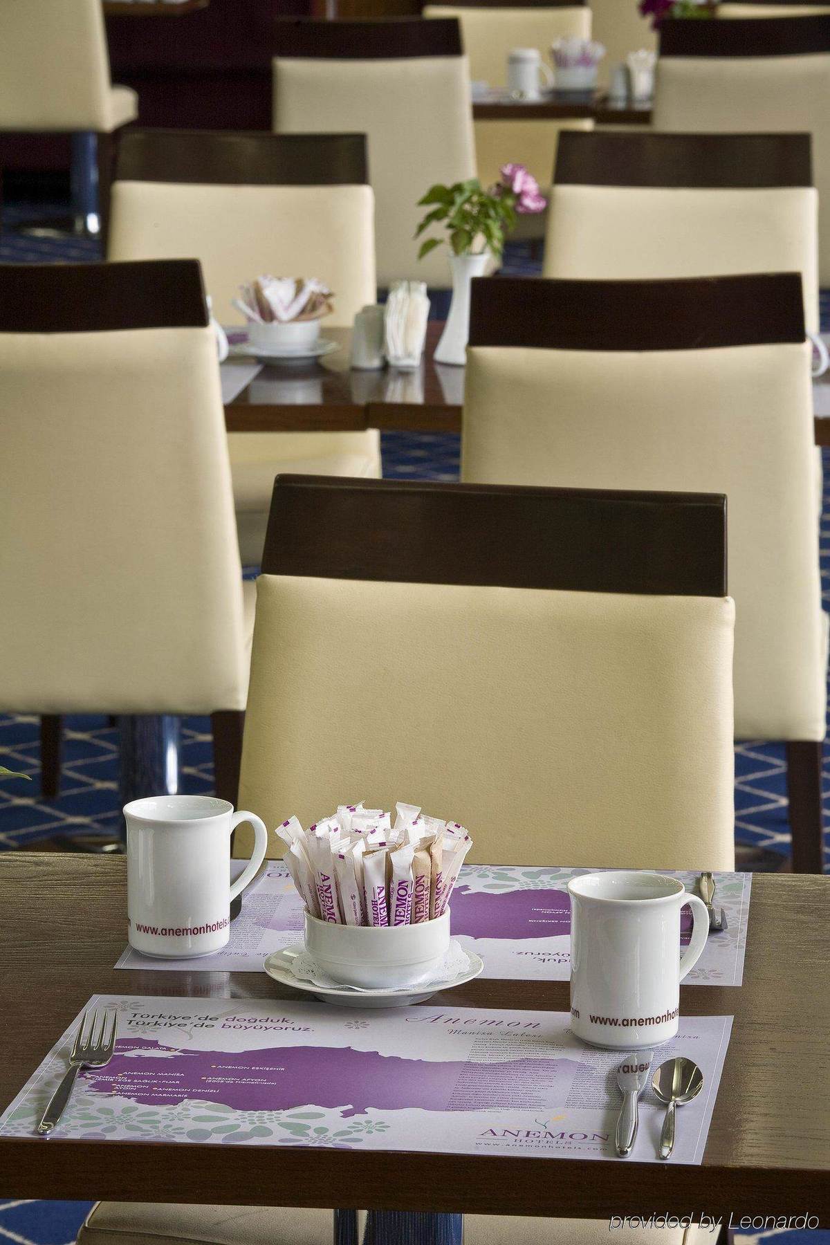 Anemon Grand Manisa Otel Ресторан фото
