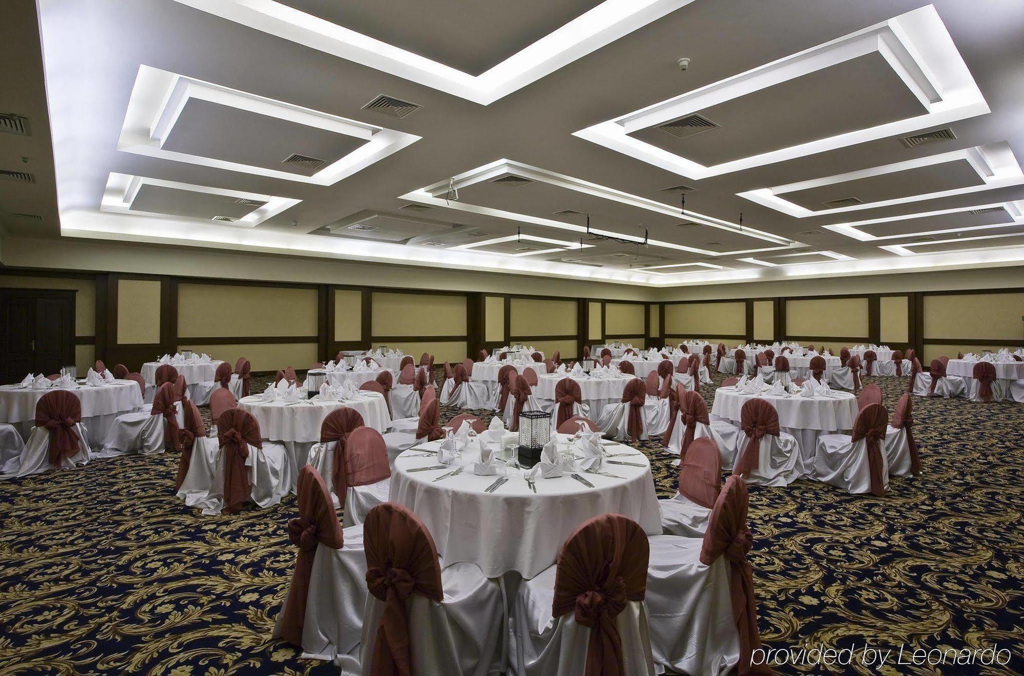 Anemon Grand Manisa Otel Ресторан фото