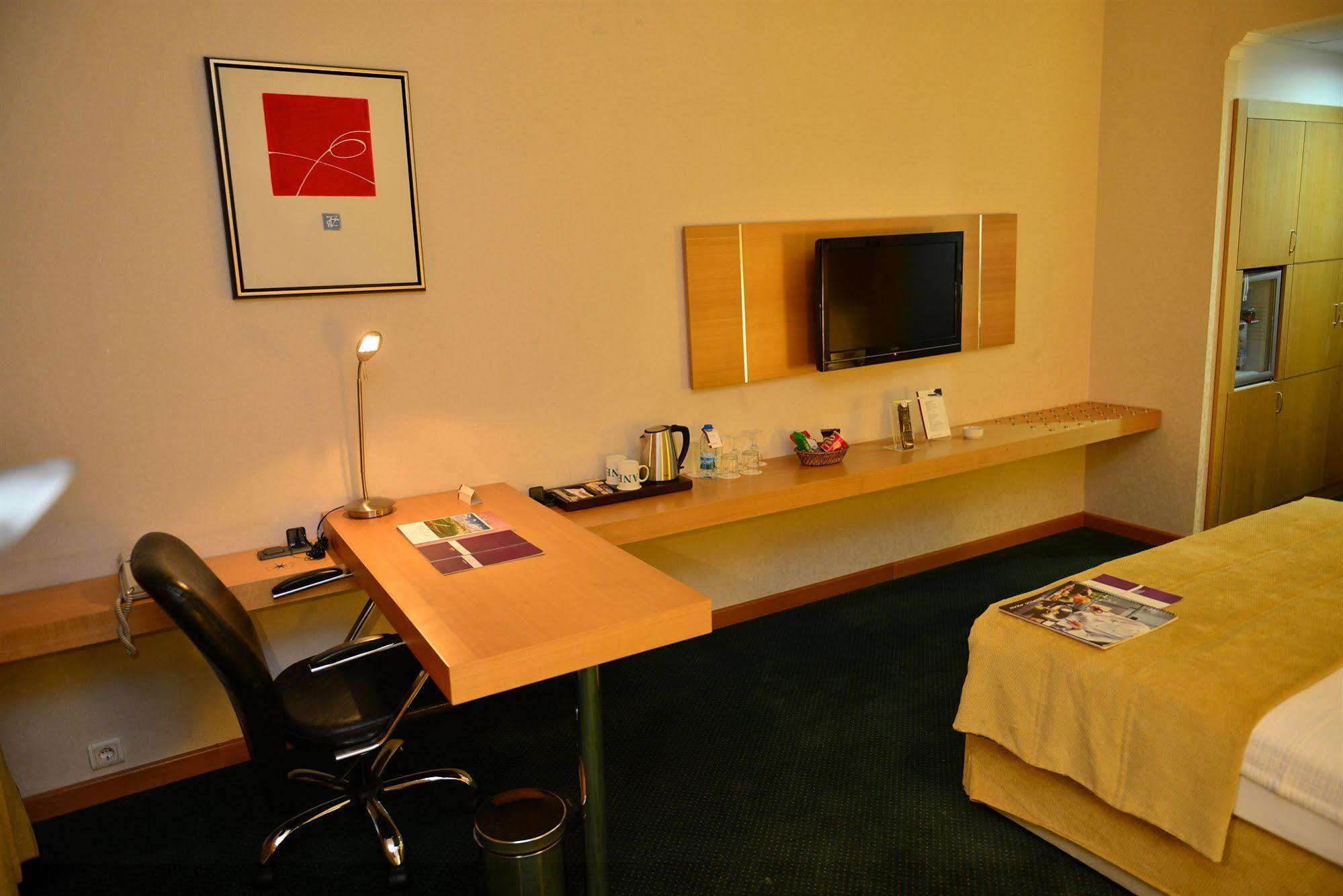 Anemon Grand Manisa Otel Екстер'єр фото