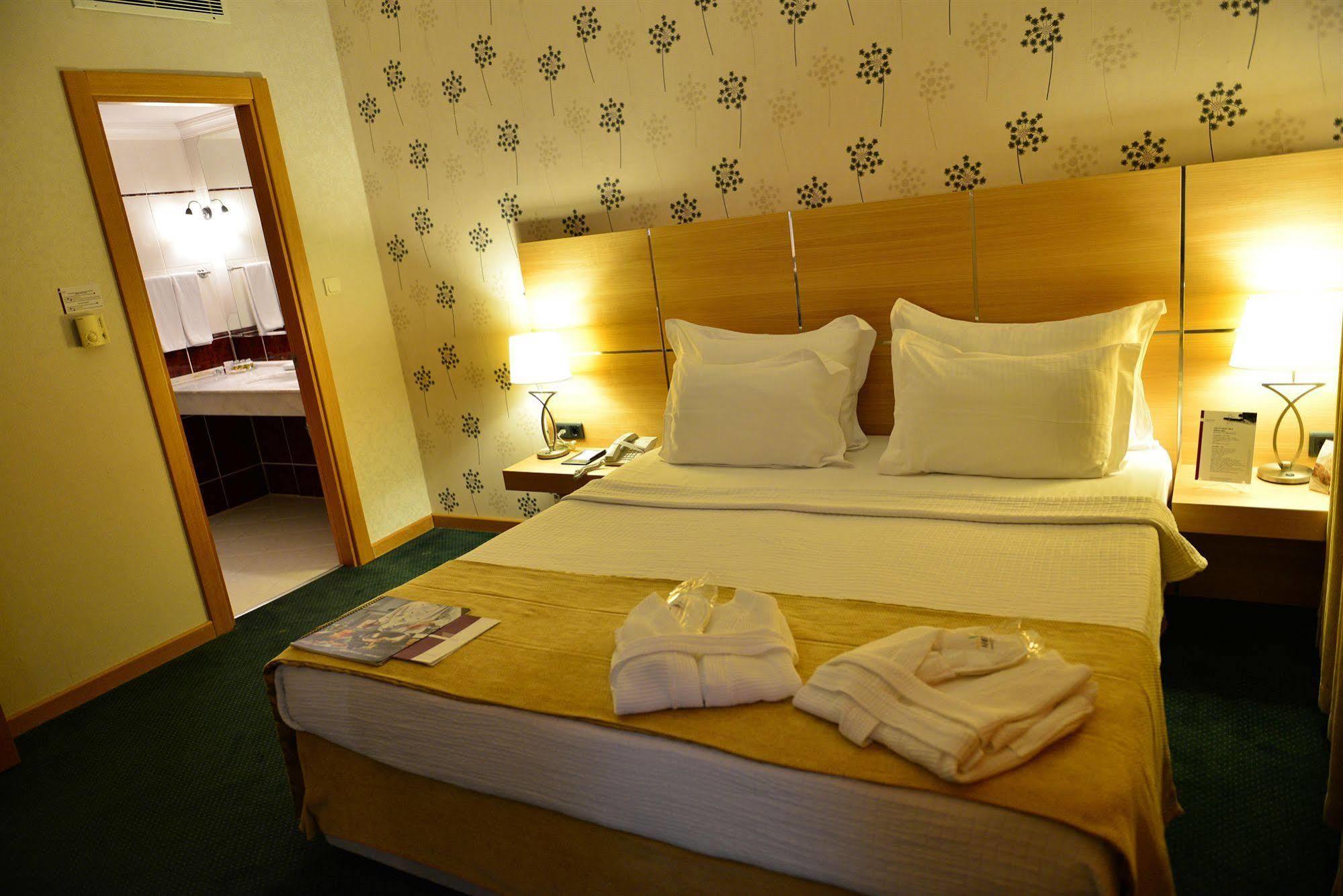 Anemon Grand Manisa Otel Екстер'єр фото