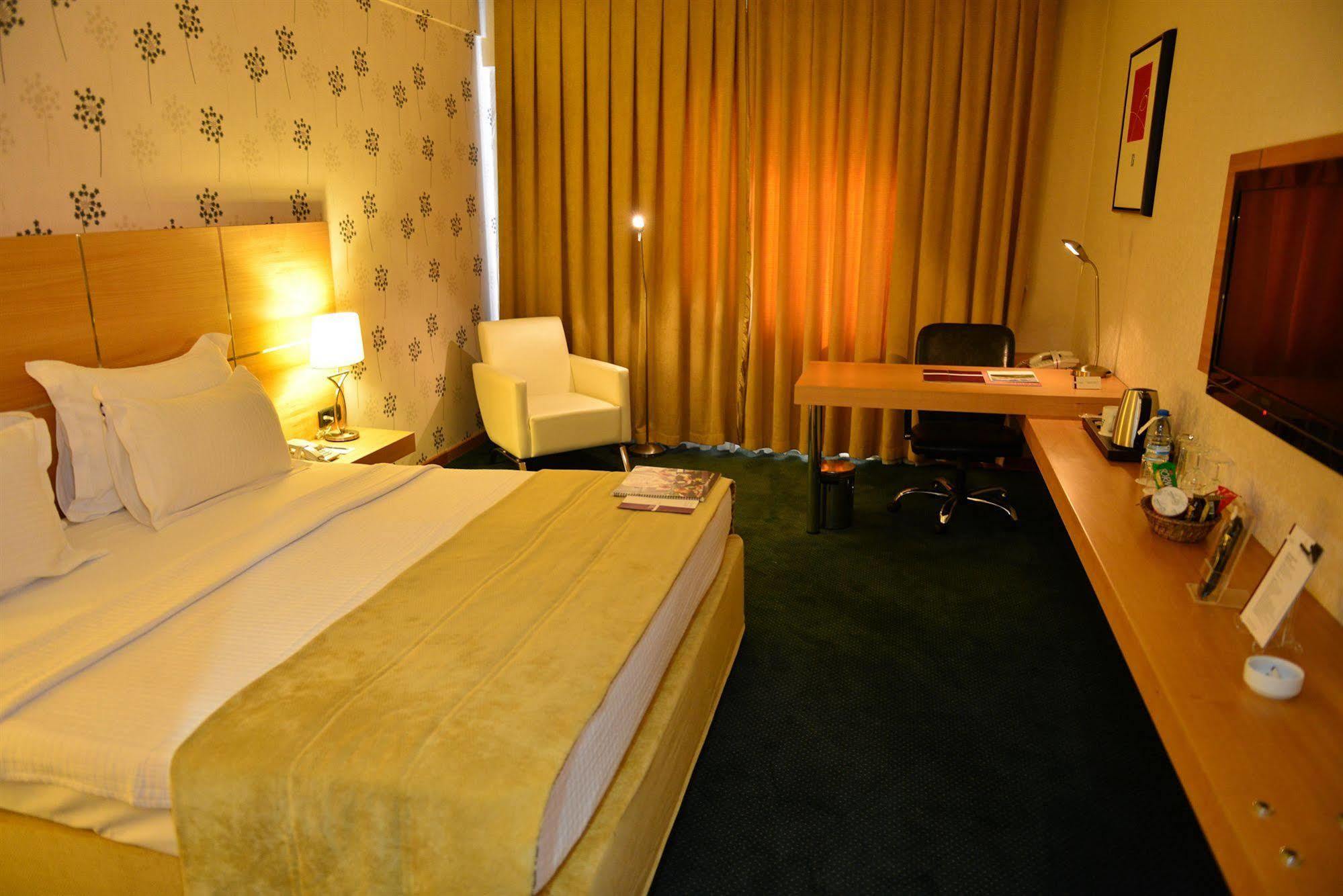 Anemon Grand Manisa Otel Екстер'єр фото